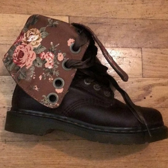 Dr. Martens - Truimph Laceup Floral Boots - Picture 7 of 12